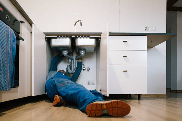 Professional Emergency Plumber technician working in Oakdale, CT